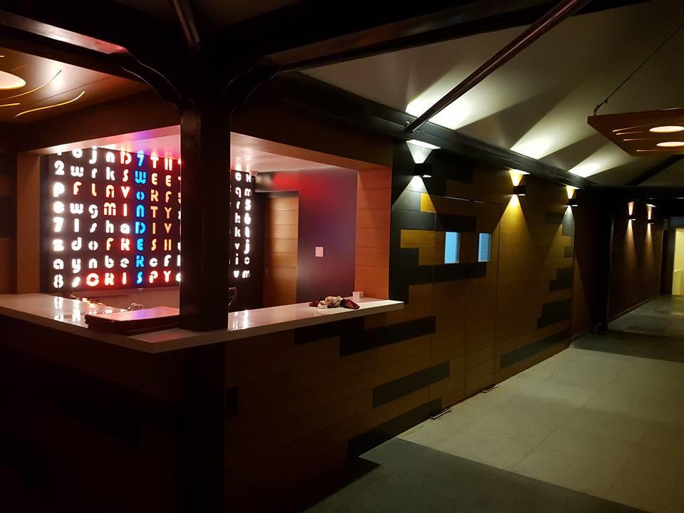 7 Wonders Hotel Gandhinagar Exterior photo